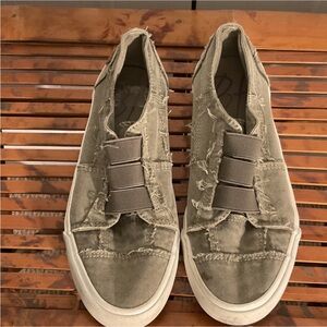 Women's Casual Distressed Slip-On Sneakers